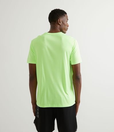 Remera Deportiva Básica en Tecnologia Dry con Manga Corta 2