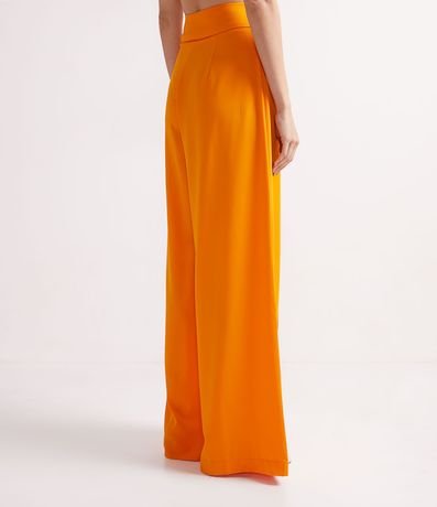 Pantalón Pantalona en Crepe con Recorte y Costura Contrastante en la Cintura 2