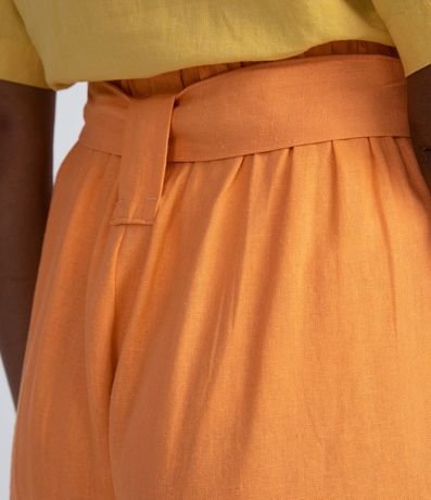 Short em Viscolino con Transeúnte Ancho y Banda 4