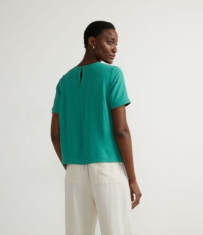 Blusa con Aberturas y Detalles de Pespuntes 2