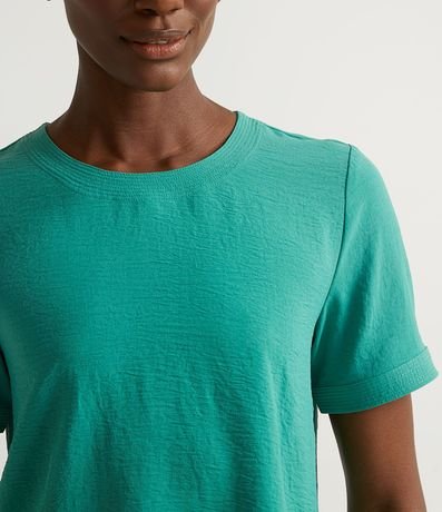 Blusa con Aberturas y Detalles de Pespuntes 3