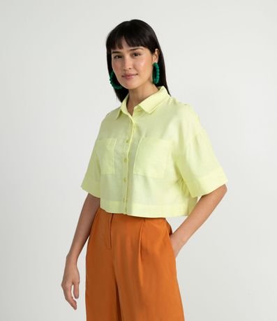 Camisa Cropped en Viscolino con Manga Corta y Bolsillos