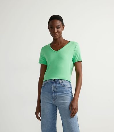 Blusa Básica en Viscosa con Escote V 2