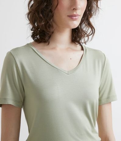 Blusa Básica en Viscosa con Escote V 3