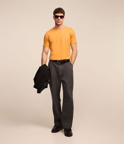Remera Slim Básica en Algodón Peruano con Cuello Redondo 2