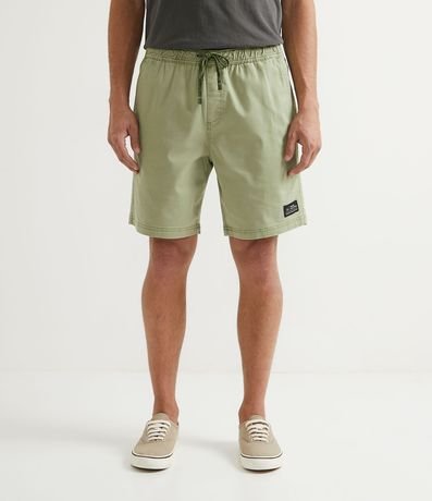 Bermuda en Sarga con Cintura Elástica y Etiqueta en la Barra