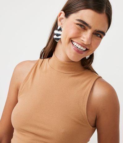 Blusa Cropped Básica sin Manga en Algodón con Cuello Alto 4