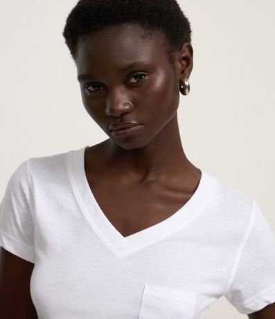 Blusa Básica en Algodón con Pequeño Bolsillo Frontal 3