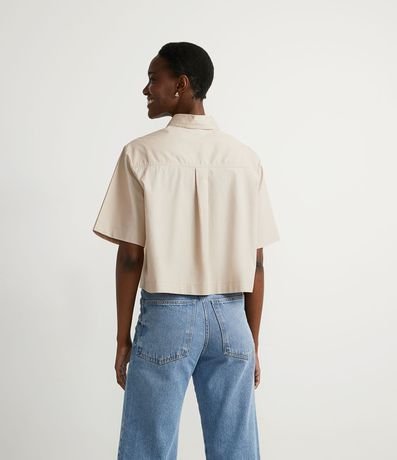 Camisa en Tricolina con Recortes Frontales y Botones Diferenciados 2