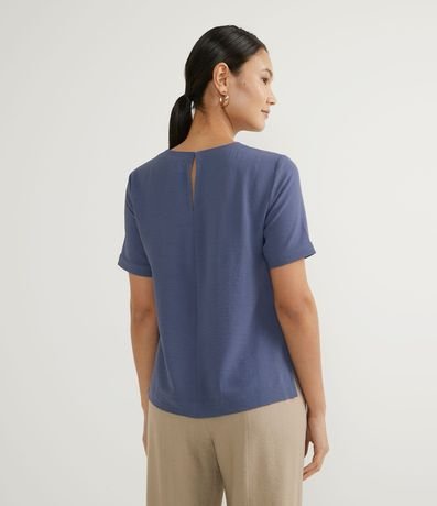 Blusa con Aberturas y Detalles de Pespuntes 2
