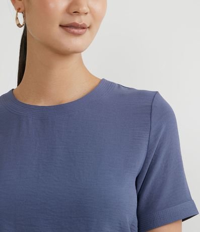 Blusa con Aberturas y Detalles de Pespuntes 3