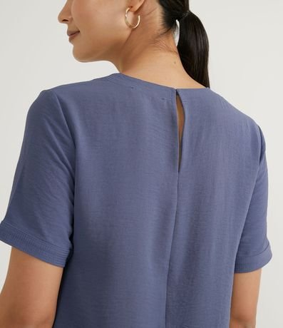 Blusa con Aberturas y Detalles de Pespuntes 4