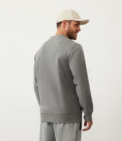 Buzo Deportivo con Cuello Redondo y Etiqueta Aplicada 9