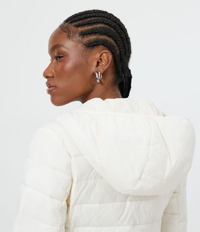 Campera Ultra Ligera en Poliamida con Capucha y Gomos 5