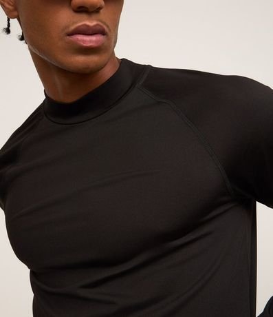 Remera Deportiva Térmica con Cuelo Alto y Manga Larga 3