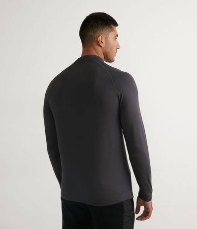 Remera Deportiva Térmica con Cuelo Alto y Manga Larga 2