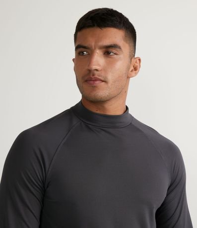 Remera Deportiva Térmica con Cuelo Alto y Manga Larga 3