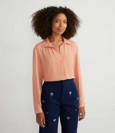 Camisa en Viscosa con Manga Larga y Escote V Pespuntado