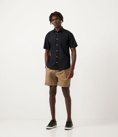 Camisa Comfort Básica en Lino con Bolsillo Delantero 2