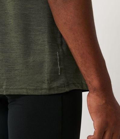 Remera Deportiva con Tecnologia Dry y Detalles Reflectantes 6