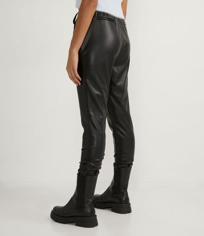 Pantalón Jogger en Material Sintético con Cintura Elástica y Amarre 2