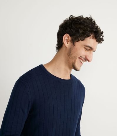 Suéter en Viscosa con Textura en Rayas Verticales 3