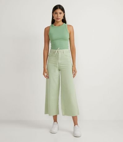 Blusa Cropped sin Manga en Ribana con Cuello Redondo 4