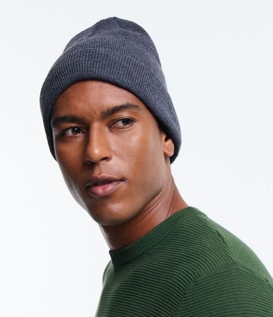 Gorro Básico con Etiqueta Frontal