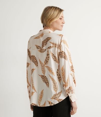 Camisa en Viscosa con Estampado de Follaje y Botones Dorados 2