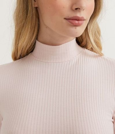 Blusa Cropped en Viscosa Texturizada con Cuello Largo 3