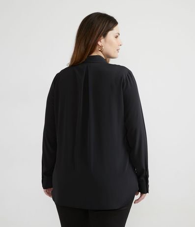 Camisa en Crepé con Botones Dorados Curve & Plus Size 2