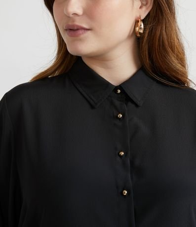 Camisa en Crepé con Botones Dorados Curve & Plus Size 3