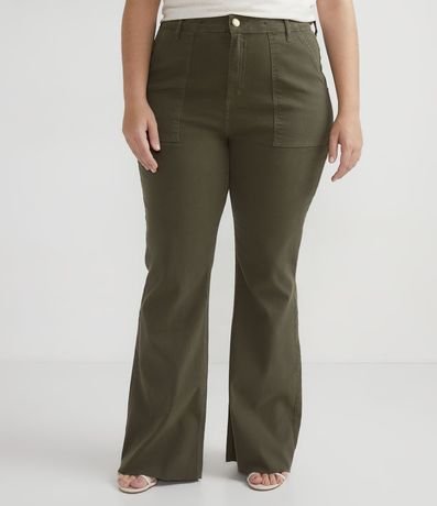 Pantalón Flare en Sarga con Barra Deshilachada Curve & Plus Size