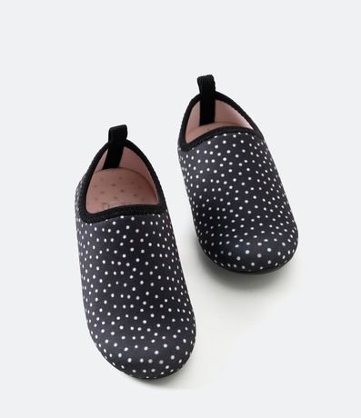 Zapatilla Infantil Embogama con Estampado Lunares y Calce Fácil 2