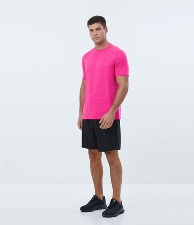 Remera Deportiva con Tecnologia Dry y Detalles Reflectantes 2