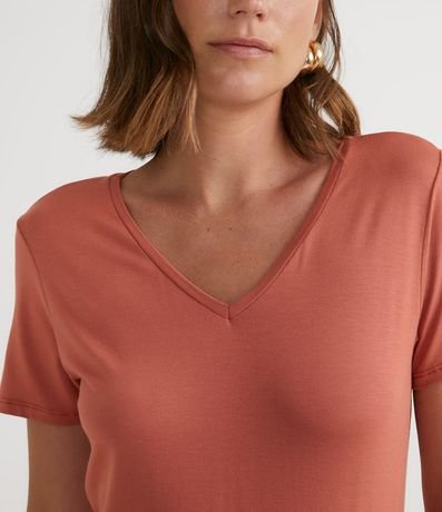 Blusa Básica en Viscosa con Escote V 3