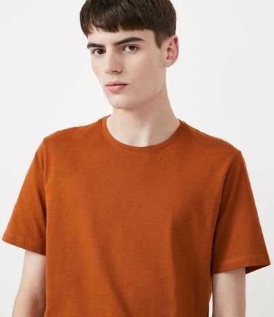 Remera Slim Básica en Algodón Peruano con Cuello Redondo 5