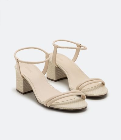 Sandalia con Textura Croco y Tacón Diferenciado