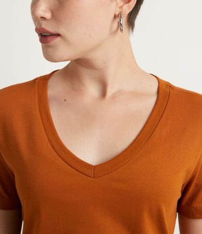Blusa Básica en Algodón con Escote V y Manga Corta 3