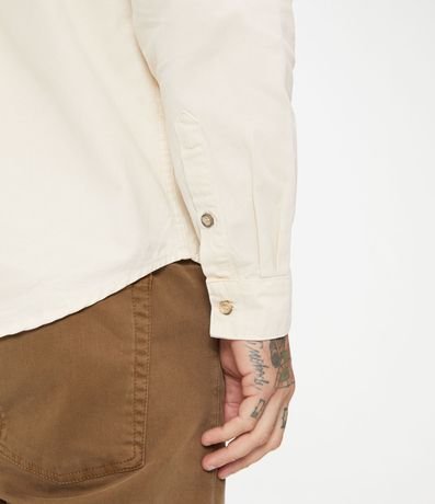 Camisa Comfort en Algodón con Bolsillos Solapa y Abotonado 5