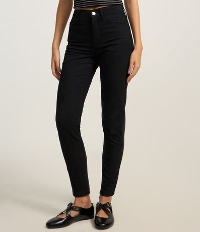 Pantalón Skinny Básica en Sarga con Cintura Mediana y Bolsillos 3