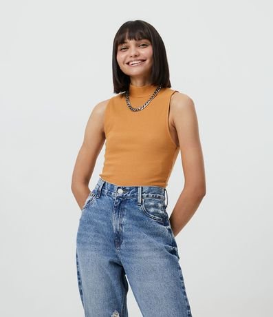 Blusa Cropped Básica sin Manga en Algodón con Cuello Alto 3