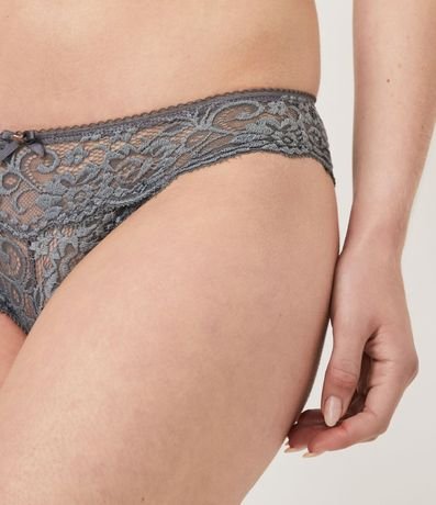 Bombacha Bikini Hilo en Encaje Floral con Cintura Elástica 3