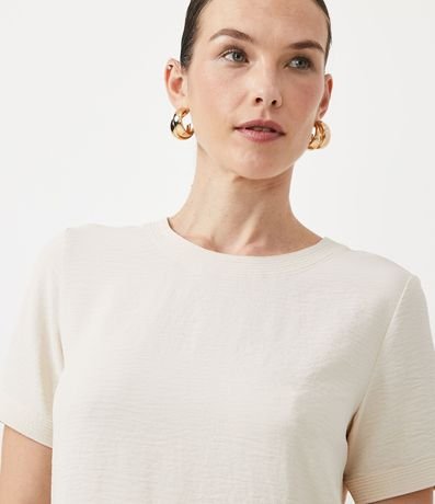 Blusa con Aberturas y Detalles de Pespuntes 4