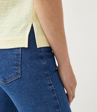Blusa con Aberturas y Detalles de Pespuntes 8