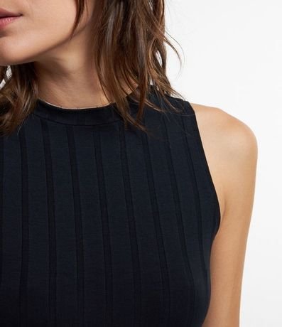 Vestido Midi en Viscosa con Cuello Alto Básico y Acanalado 4