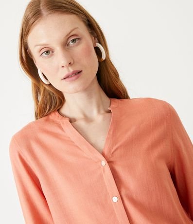 Camisa en Viscolino con Abotonado y Barra Mullet 4