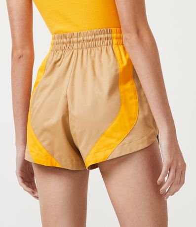 Short Runner en Algodón con Recortes Contrastantes 3