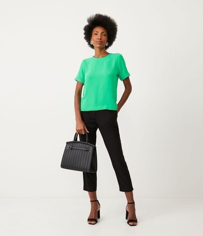 Blusa con Aberturas y Detalles de Pespuntes 2