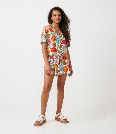 Camisa en Viscosa con Manga Corta y Estampado Tropical Flores y Frutas 2
